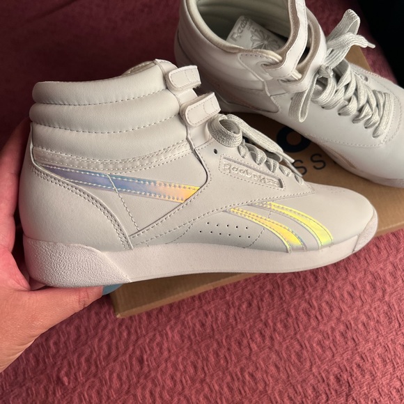 White with iridescent strips on the side Reeboks - Picture 3 of 8